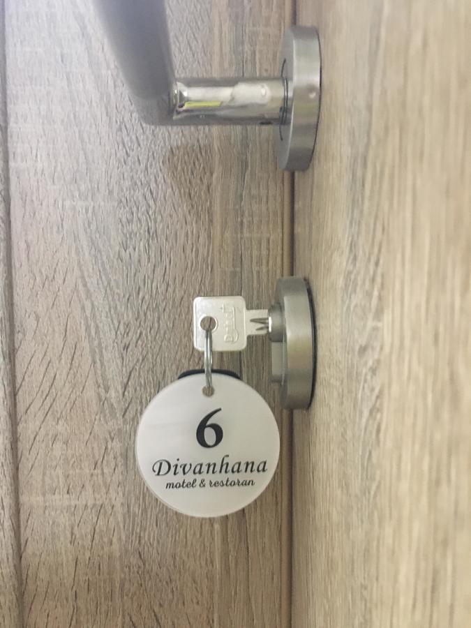 Bed And Breakfast Divanhana ノヴィ・パザル エクステリア 写真