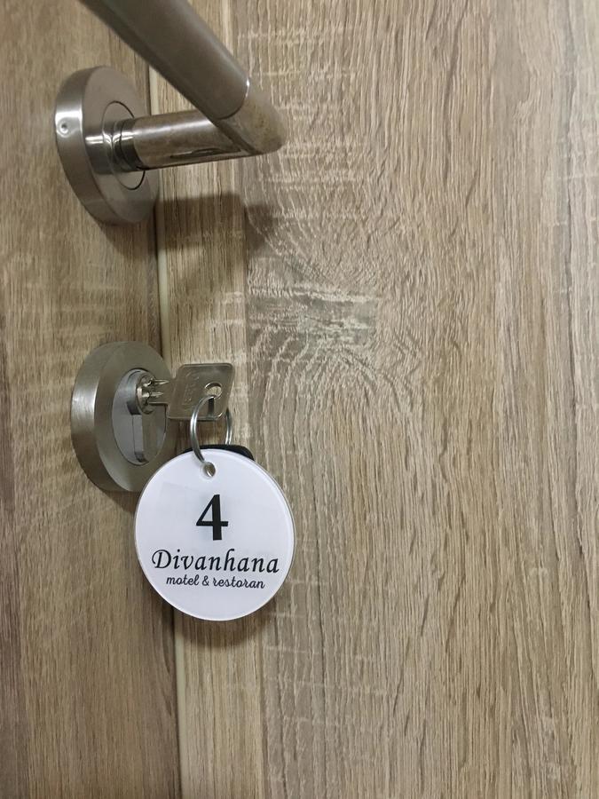 Bed And Breakfast Divanhana ノヴィ・パザル エクステリア 写真