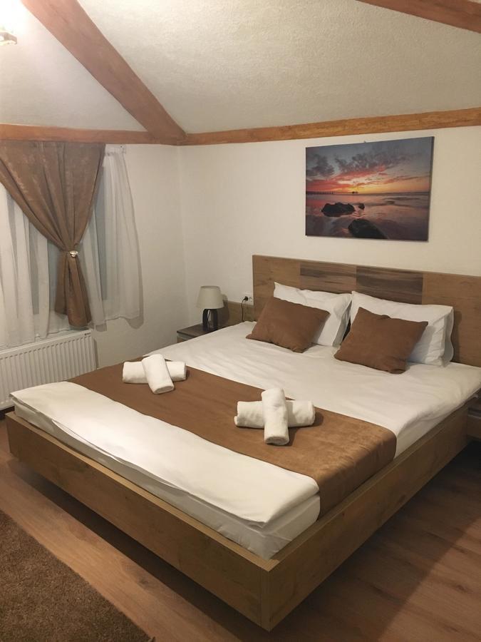 Bed And Breakfast Divanhana ノヴィ・パザル エクステリア 写真