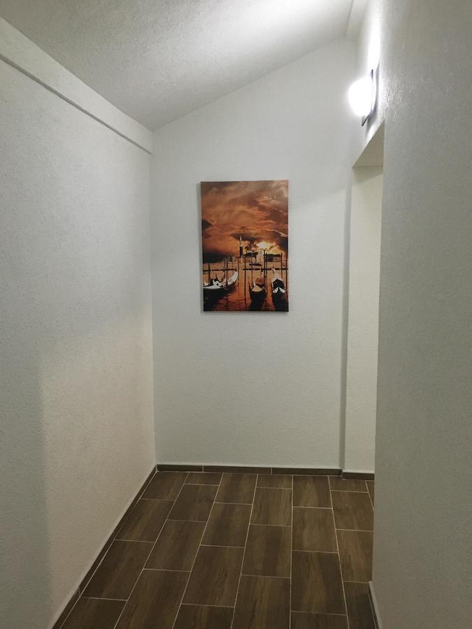 Bed And Breakfast Divanhana ノヴィ・パザル エクステリア 写真