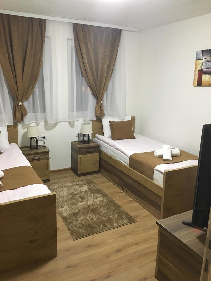 Bed And Breakfast Divanhana ノヴィ・パザル エクステリア 写真