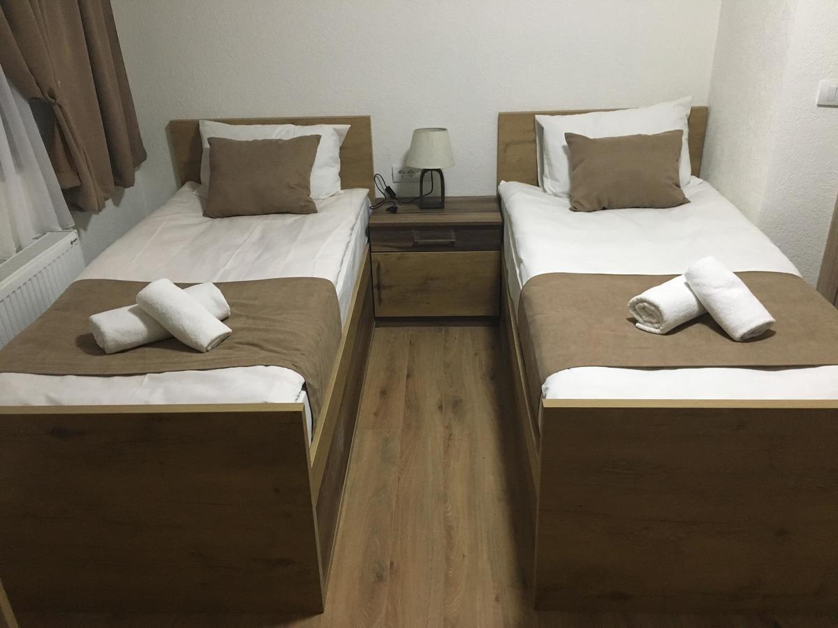 Bed And Breakfast Divanhana ノヴィ・パザル エクステリア 写真