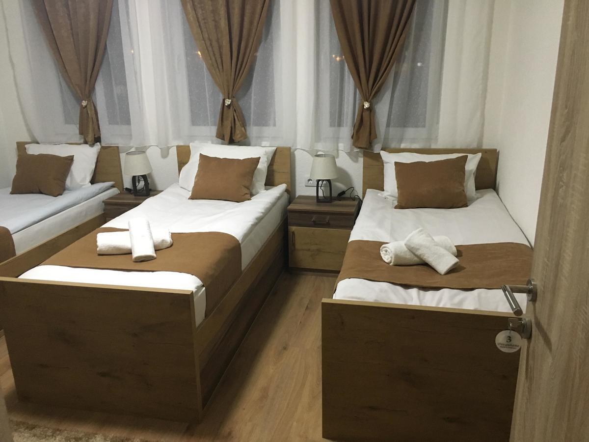 Bed And Breakfast Divanhana ノヴィ・パザル エクステリア 写真